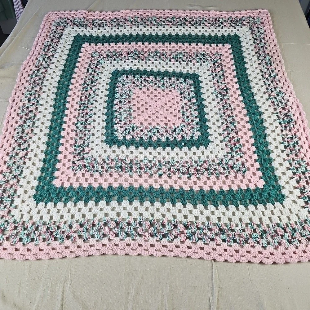 Vintage Afghan Granny Concentric Square Throw Blanket Green Pink‎ White 50